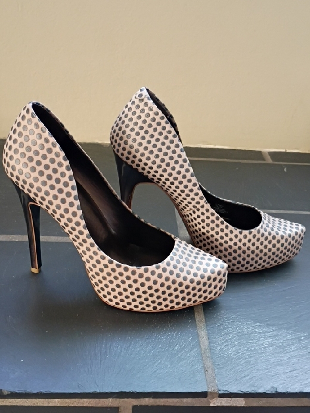 Jessica Simpson Pink and Black Polka Dot Pointed-Toe Pumps | Size 7B